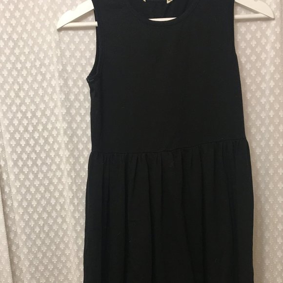 black dress - Picture 1 of 2